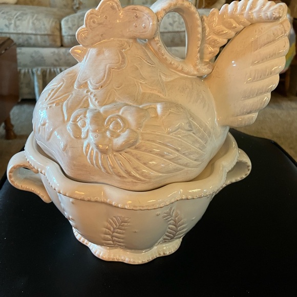 A BLUE SKY CHICKEN COVERED CASSEROLE DISH NEST PORCELAIN WHITE.9 x 9 BUY NOW - Picture 7 of 16